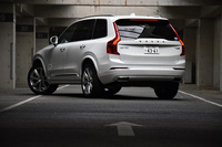 テスト車はプラグインハイブリッド車の「T8 TWIN ENGINE AWD インスクリプション」。「XC90」の最上級グレードにあたる。
