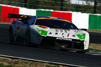 GT300クラスで初優勝したNo.88 アクティオ ムルシェ RG-1（マルコ・アピチェラ/桧井保孝組）。