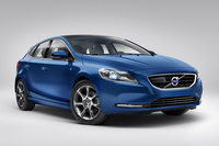 「ボルボV40オーシャンレース エディション」（オーシャンブルーメタリックII）