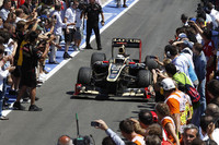 予選5位から2位でゴールしたライコネン。今季3度目の表彰台でもレース後は浮かない顔。「勝つためのスピードがなかった」とロータスの力量不足を認め、「2位はまずまずだけど、われわれが欲していたものではない」と、勝てなかったことへの悔しさをにじませた。（Photo=Lotus）