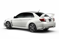 こちらは4ドアの「インプレッサWRX STI A-Line type S」。 