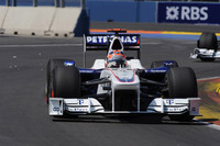 2009年シーズン終了をもってF1から撤退することを表明しているBMW。苦戦が続くなか軽量シャシーを持ち込み、2人のドライバーは戦意を奮い立たせていた。ロバート・クビサ（写真）は予選10位から8位完走で1点獲得、ニック・ハイドフェルドは11番グリッドから這い上がれず11位でレースを終えた。（写真＝BMW）
