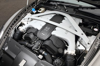 「DB9 GT」に搭載される自然吸気の6リッターV12エンジン。「DB9」を30ps上回る、547psの最高出力を発生する。