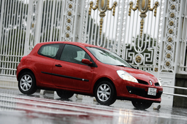 【スペック】1.6 3ドア（AT）全長×全幅×全高＝3990×1720×1485mm／ホイールベース＝2575mm／車重＝1180kg／駆動方式＝FF／1.6リッター直4DOHC16バルブ（112ps/6000rpm、15.4kgm/4250rpm）