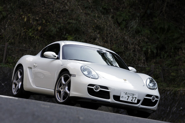 【スペック】全長×全幅×全高＝4340×1800×1305mm／ホイールベース＝2415mm／車重＝1360kg／駆動方式＝MR／2.7リッター水平対向6DOHC24バルブ（245ps/6500rpm、27.8kgm/4600-6000rpm）／価格＝633.0万円（テスト車＝777.0万円）