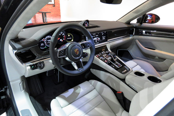 ポルシェ・パナメーラ ターボ（インテリア）