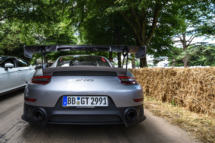 「ポルシェ911 GT2 RS」