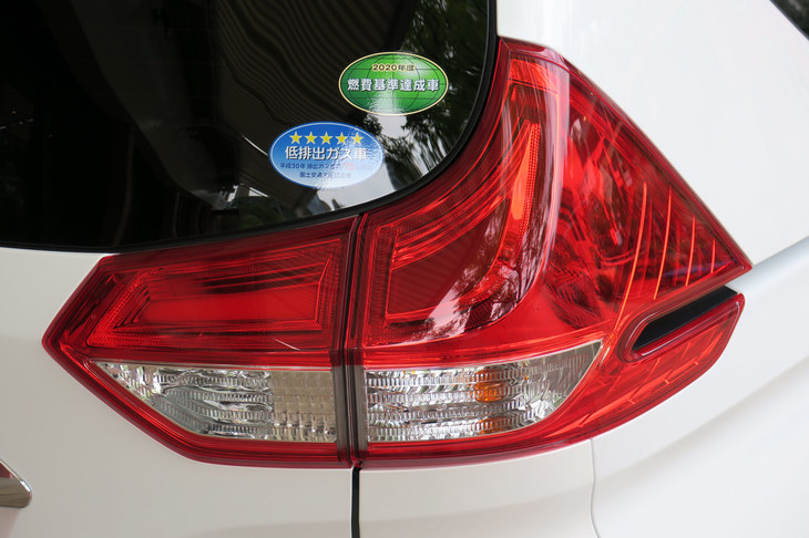 ホンダ・フリードG（FF）（リアコンビランプ）