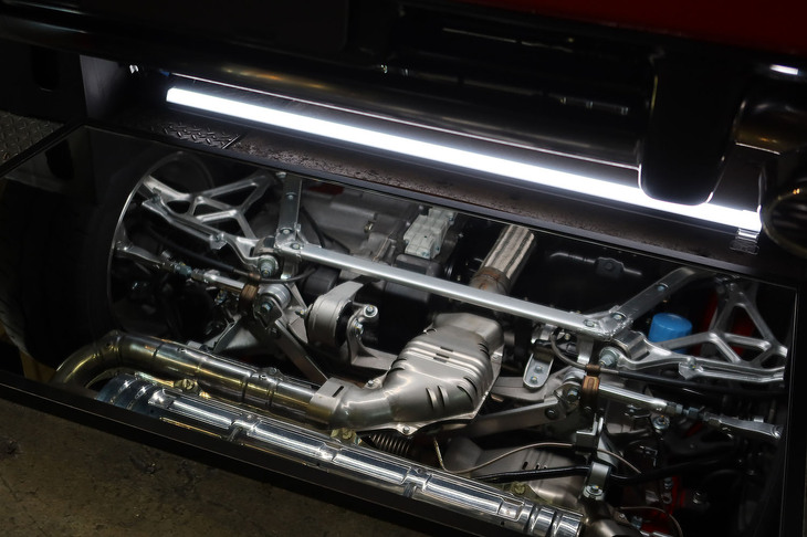 ホンダNSX（ヘリテージサービス説明用展示車両のリアアクスル周辺部）