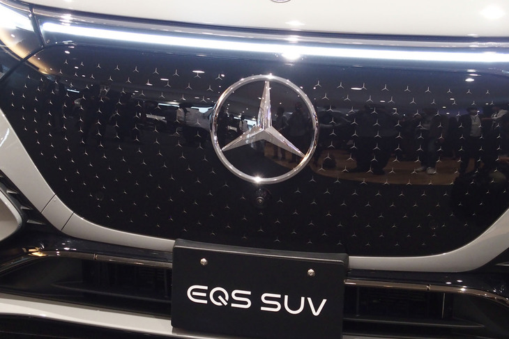 メルセデス・ベンツEQS580 4MATIC SUVスポーツ（フロントグリル）