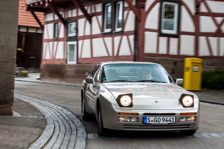 1982年に登場した「944」。今回はターボエンジンを搭載した高性能モデル「944ターボ」に試乗した。