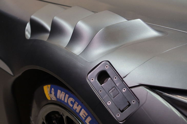 トヨタGR GT3（フロントフェンダー上部のエアアウトレット）