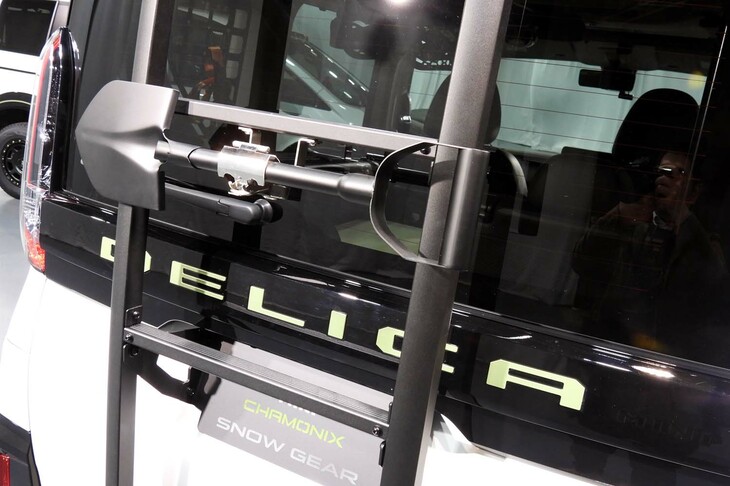 三菱デリカミニCHAMONIX SNOW GEAR（シャベル）