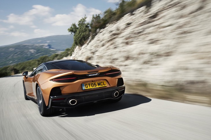 「マクラーレンGT」のスタート価格は英国で1万6300ポンド、米国で2万1000ドル。国内での価格は2645万円からとなっている。