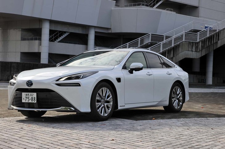 トヨタの高度運転支援機能「アドバンストドライブ」は「ミライ」の上位グレード「Z」系に設定されている。