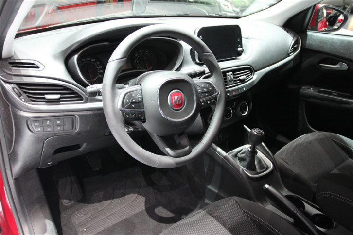 フィアット・ティーポ（5ドアハッチバック）