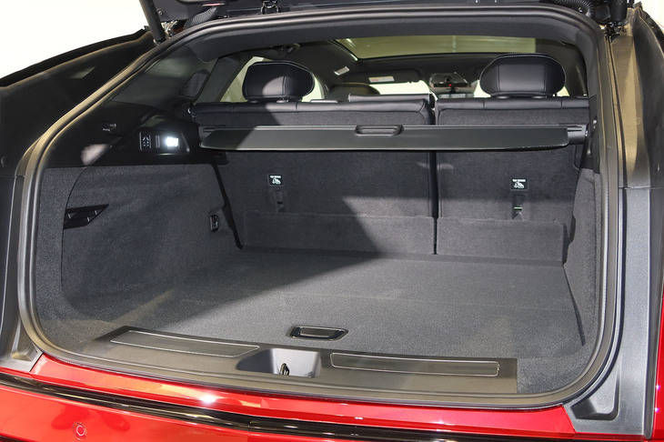 キャデラック・リリックV（ラゲッジルーム）