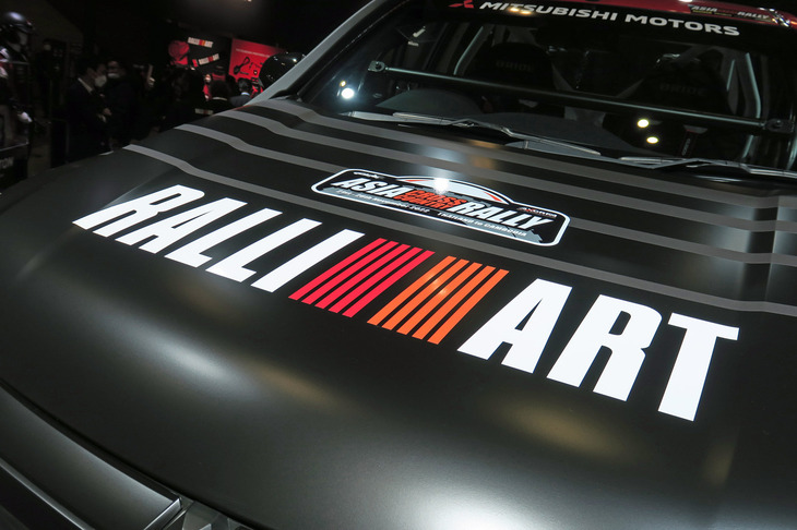 三菱トライトン ラリーカー“アジアクロスカントリーラリー参戦車”（レプリカ）