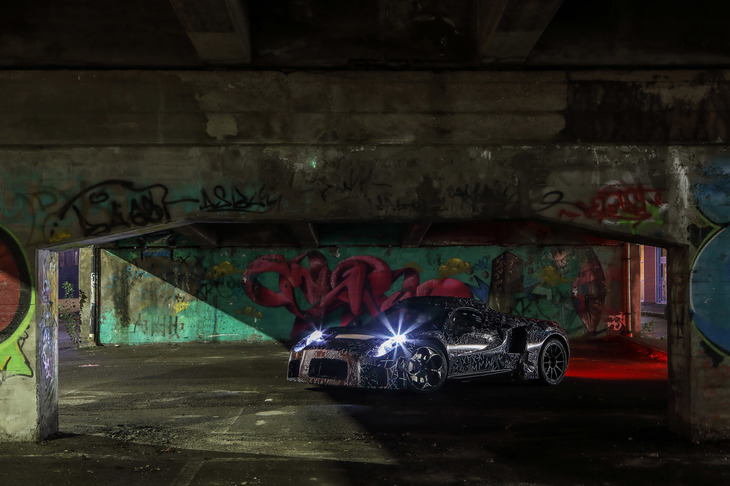 ミュールカーの路上テストデータは、マセラティイノベーションラボにある最先端のドライビングシミュレーターなどの数値と統合され、数々の調整を経て、最終的なボディーワークと機構を備えたプロトタイプへと仕上げられるという。