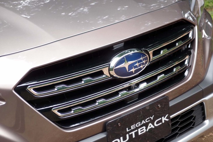 スバル・レガシィ アウトバック リミテッドEX（フロントグリル）