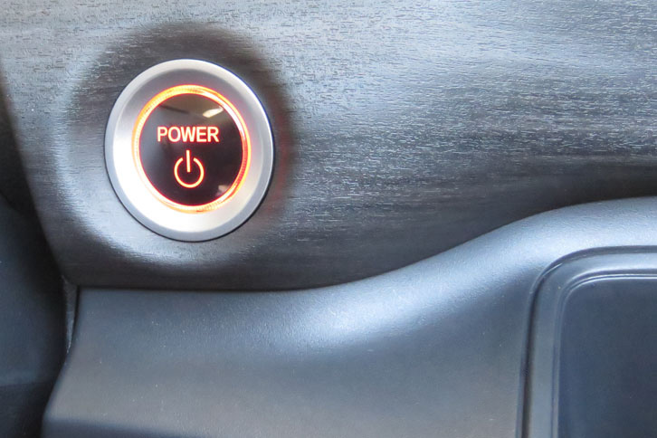 ホンダ・フリードハイブリッドEX（イグニッションボタン）