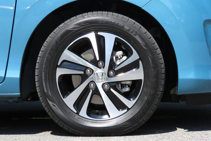 ホンダ・フリードハイブリッドEX（タイヤとホイール）