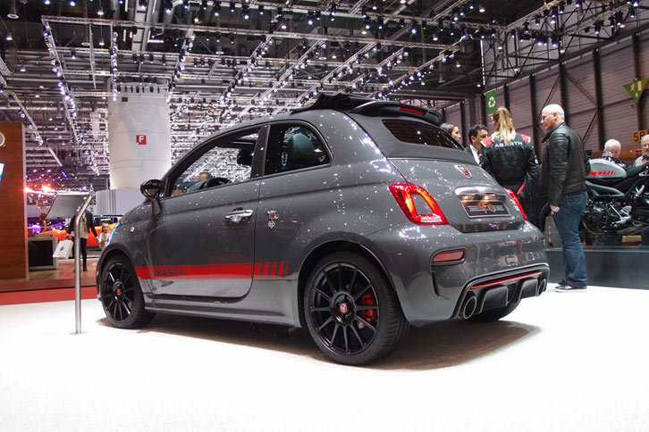 アバルト695XSR ヤマハ リミテッドエディション