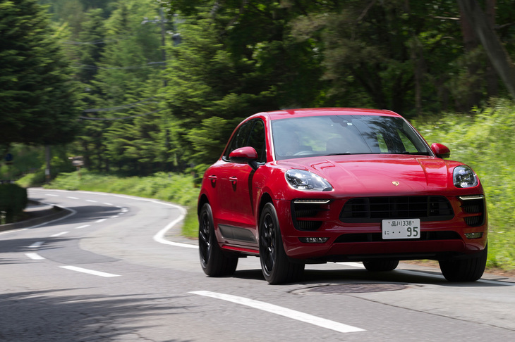 往路、復路の両方で試乗した「マカンGTS」。2015年の東京モーターショーで世界初公開された。