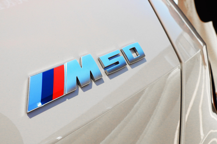 BMW X3 M50 xDrive（「M50」バッジ）
