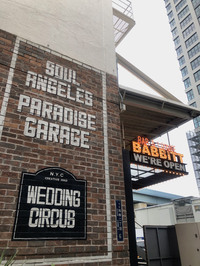 会場となった港区湾岸エリアの「TABLOID」。元は産経新聞の印刷工場だった建物である。