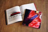 マツダ一押しの写真集は4950円。これまで公開されたことのないカットが含まれているという。