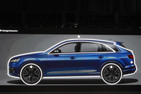 「Q8」は「Q7」からルーフの形状を変更しただけでなく、ホイールアーチやリアエンドの形も見直されている。