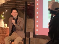 「スマホのスピーカーではわからない体験をソノスのスマートサウンドシステムで味わってほしい」とカン・サノ氏。