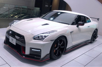 「日産GT-R NISMO」。2019年東京・銀座の「NISSAN CROSSING」で撮影。