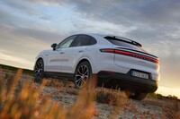 「ポルシェ・カイエン／カイエン クーペ」の改良型が日本上陸の画像