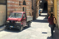 東風小康（DFSK）の「Kシリーズ」トラック。シエナ旧市街で2019年5月。