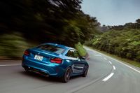 「M2」の足まわりには、専用チューニングが施されたアルミニウム製サスペンションが採用される。