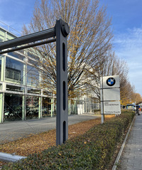 BMWのバイクに乗る身としては、本場ドイツでBMWのバイクディーラーを訪れるのはワクワクすることである。が、店内からは販売不振のムードが伝わってきて、なんともいえない気持ちになる。