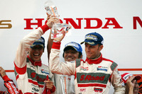 最終戦はGT-Rワンツー　MOLA初タイトル獲得【SUPER GT 2011】