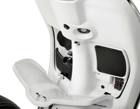 「ベスパGTSスーパー」に備えられたUSB給電ポート。