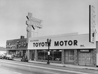 トヨタは1957年10月に米国カリフォルニア州に米国トヨタ販売を設立。1958年にアメリカ市場への本格輸出を開始した。
