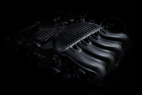 ハンドビルドの「HR16DE」エンジン。