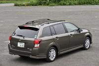 ルーフレールは3万1500円のオプション。装着しなければ車高は30mm低い1475mmに。