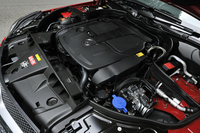 エンジンはこれまで通り、3.5リッターV6“ブルーダイレクト”ユニット。アウトプットや燃費値も据え置きとなる。