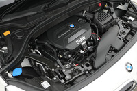 BMWの新世代ディーゼル、B47型ユニット。パワースペックは150psと33.7kgm。JC08モード燃費は22.2km/リッター。