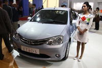 「トヨタ・エティオス」