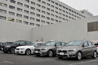 会場に用意されたBMWの試乗車。手前の2台が話題の「2シリーズ アクティブツアラー」だ。