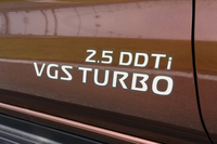 エンジンには2.5リッター直4のガソリンとディーゼルを採用。後者には、163psと190psの2種類の仕様が用意されている。
    