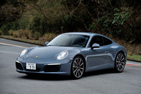 ポルシェ911カレラS
	ボディーサイズ：全長×全幅×全高＝4499×1810×1295mm／ホイールベース：2450mm／車重：1450kg（DIN）／駆動方式：RR／エンジン：3リッター水平対向6 DOHC 24バルブ ツインターボ／トランスミッション：7AT／最高出力：420ps（309kW）/6500rpm／最大トルク：51.0kgm（500Nm）/1700-5000rpm／タイヤ：（前）245/35ZR20 （後）305/30ZR20／車両本体価格：1584万1000円