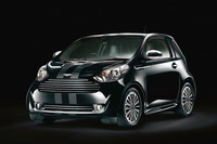 「アストン・マーティン シグネット」。写真は特別仕様車「ローンチエディション ブラック」。